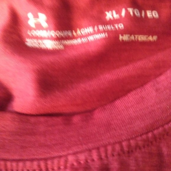 NWOT UNDER ARMOUR Wisconsin Badgers Red Short Sleeve T Shirt XL NWOT - Picture 3 of 4